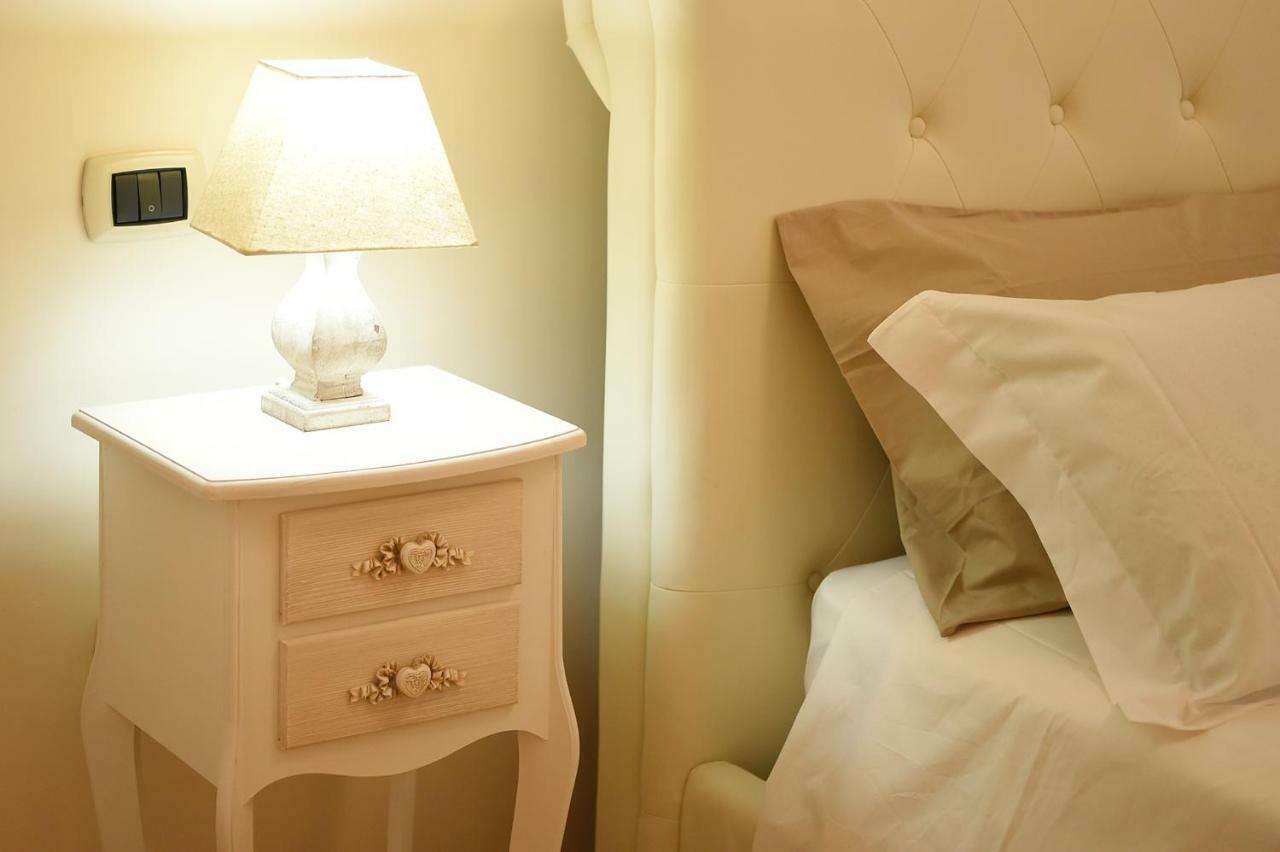 B&B Bonnes Suites ナポリ エクステリア 写真