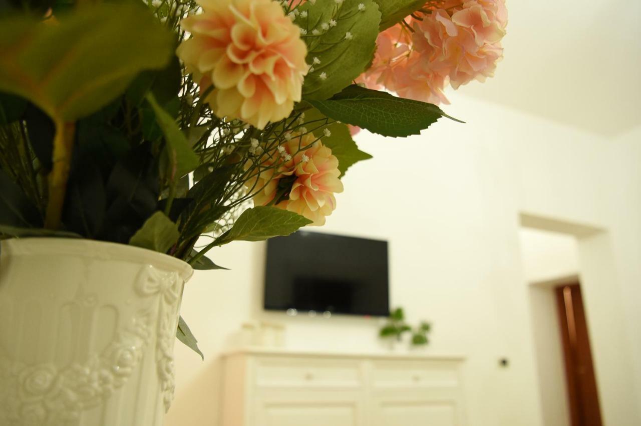B&B Bonnes Suites ナポリ エクステリア 写真